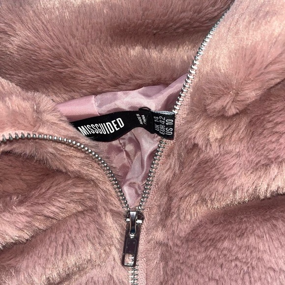missguided faux fur pink bomber jacket - Picture 2 of 4